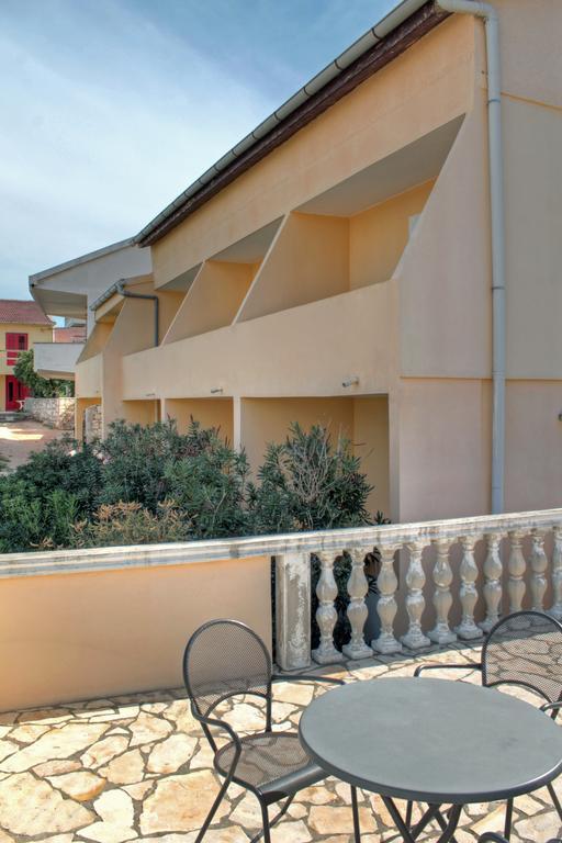Lokunja Bed&Breakfast Pag Town Esterno foto